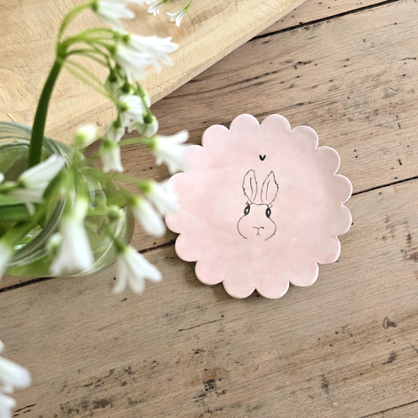 Petite assiette dentelée