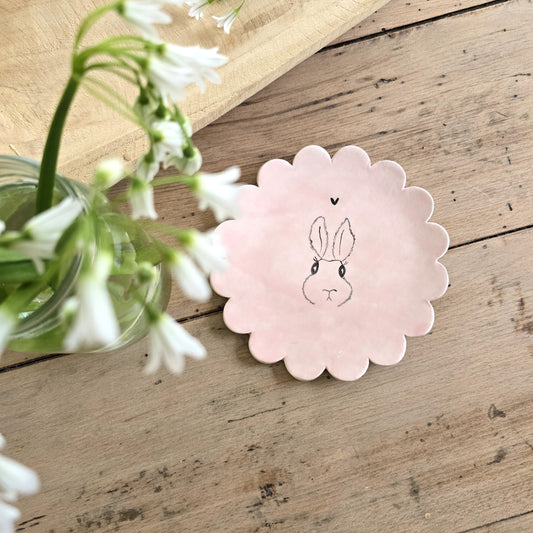 Petite assiette dentelée