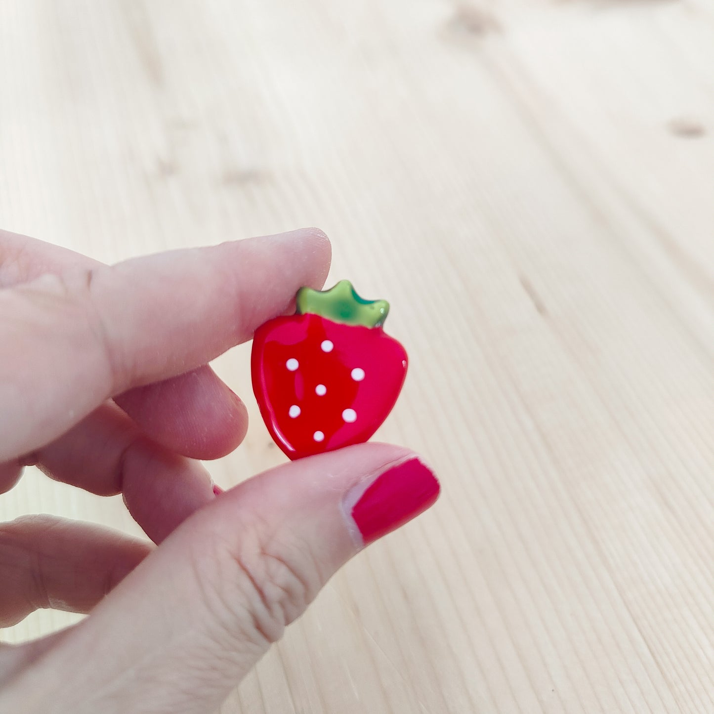 V22. Broches fraise 🍓